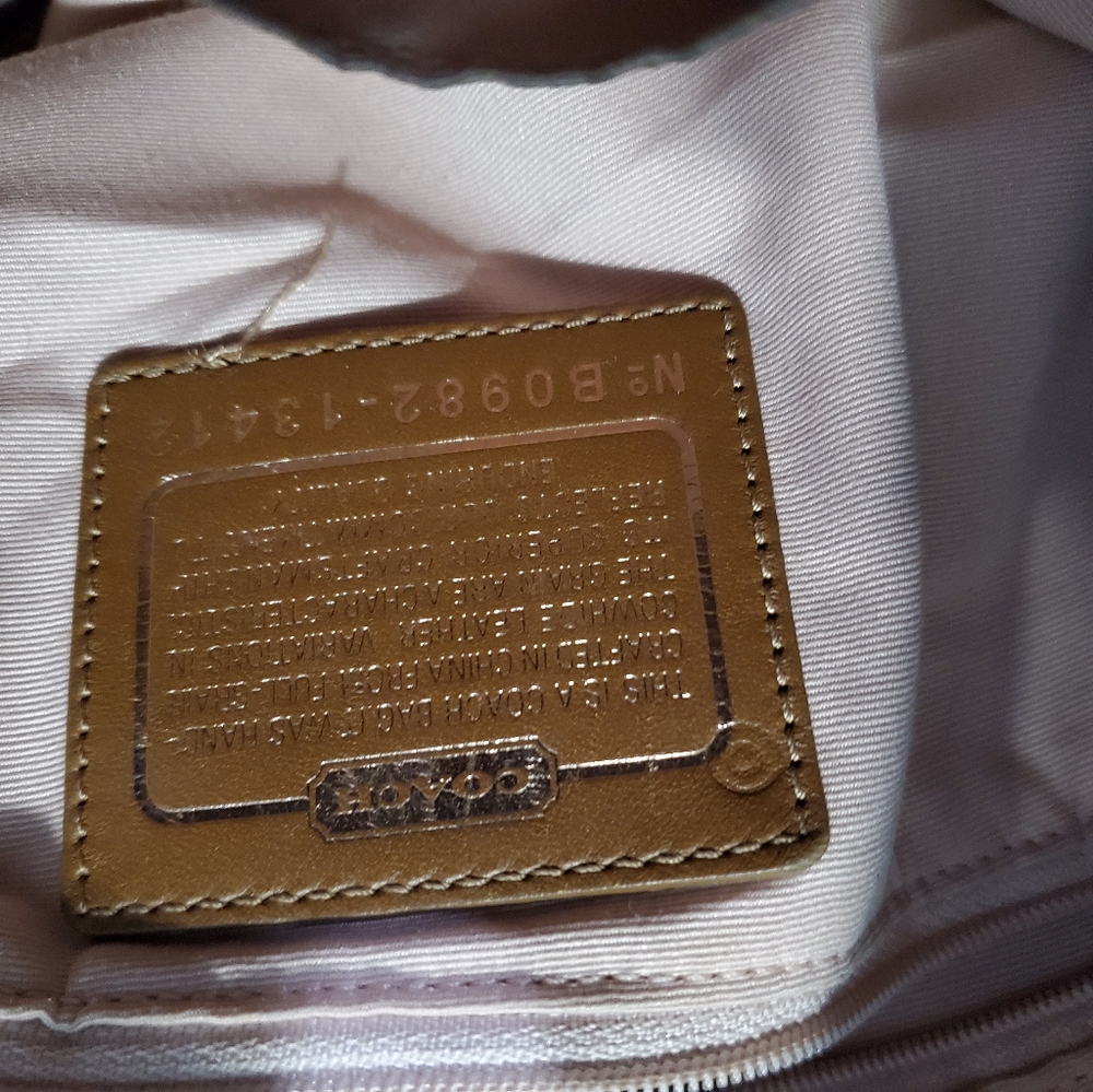 Authentic Coach - Picture 4 of 4